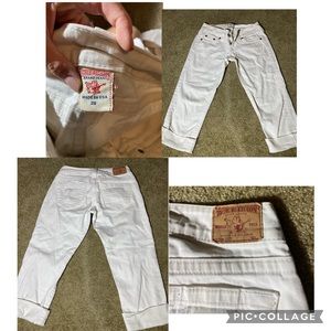 White True Religion below the knee jeans! No stain